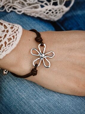 Yushi Silver Plated And Natural Leather Bracelet Flower Boho Western Handmade